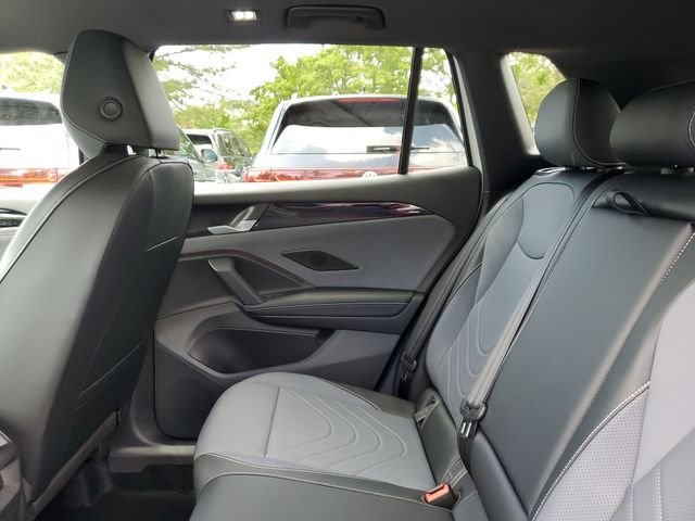 New 2026 White Volkswagen 2.0T SE R-Line Black image 10