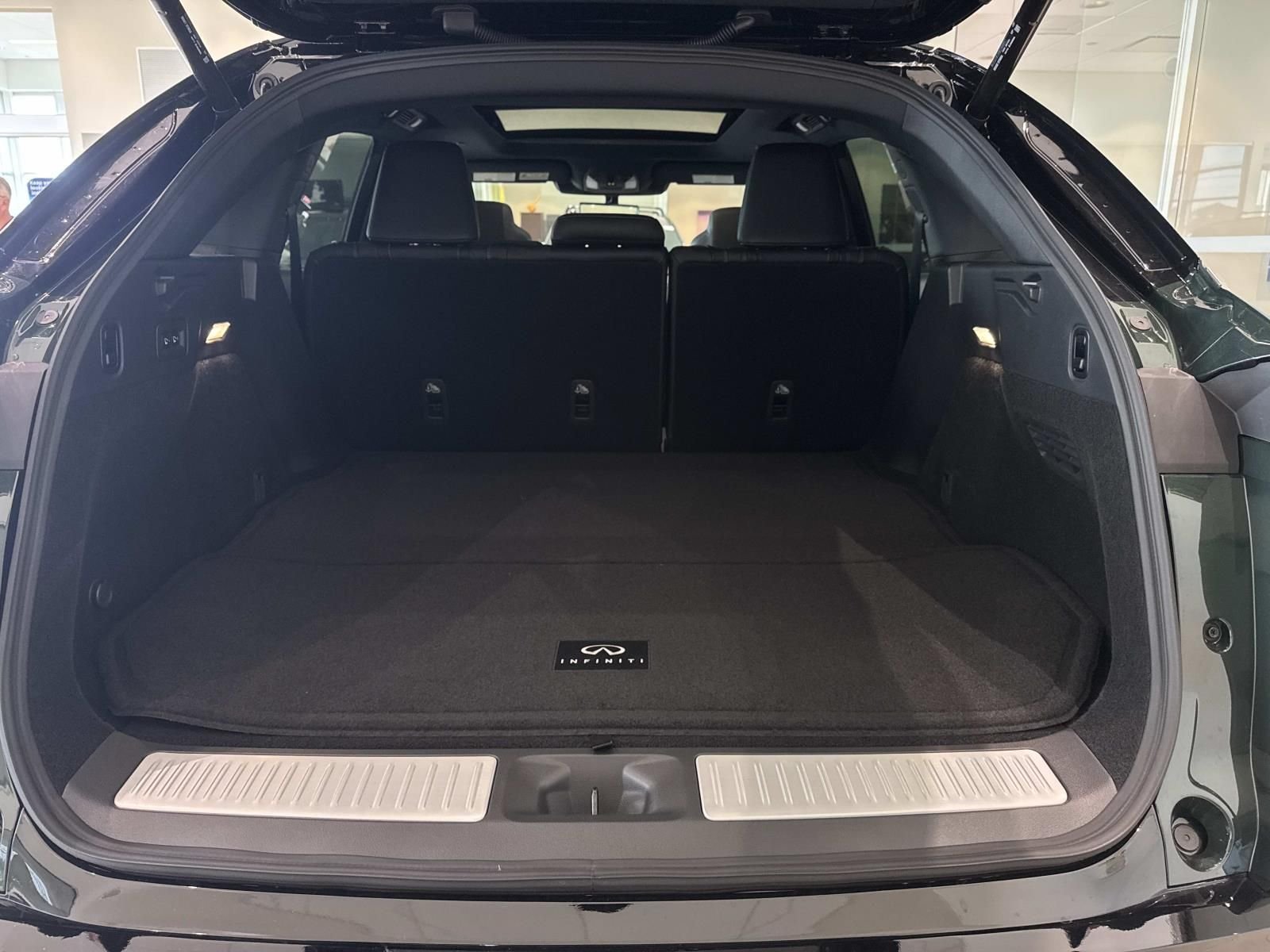 New 2027 2T DEEP EMRD INFINITI Autograph AWD image 6