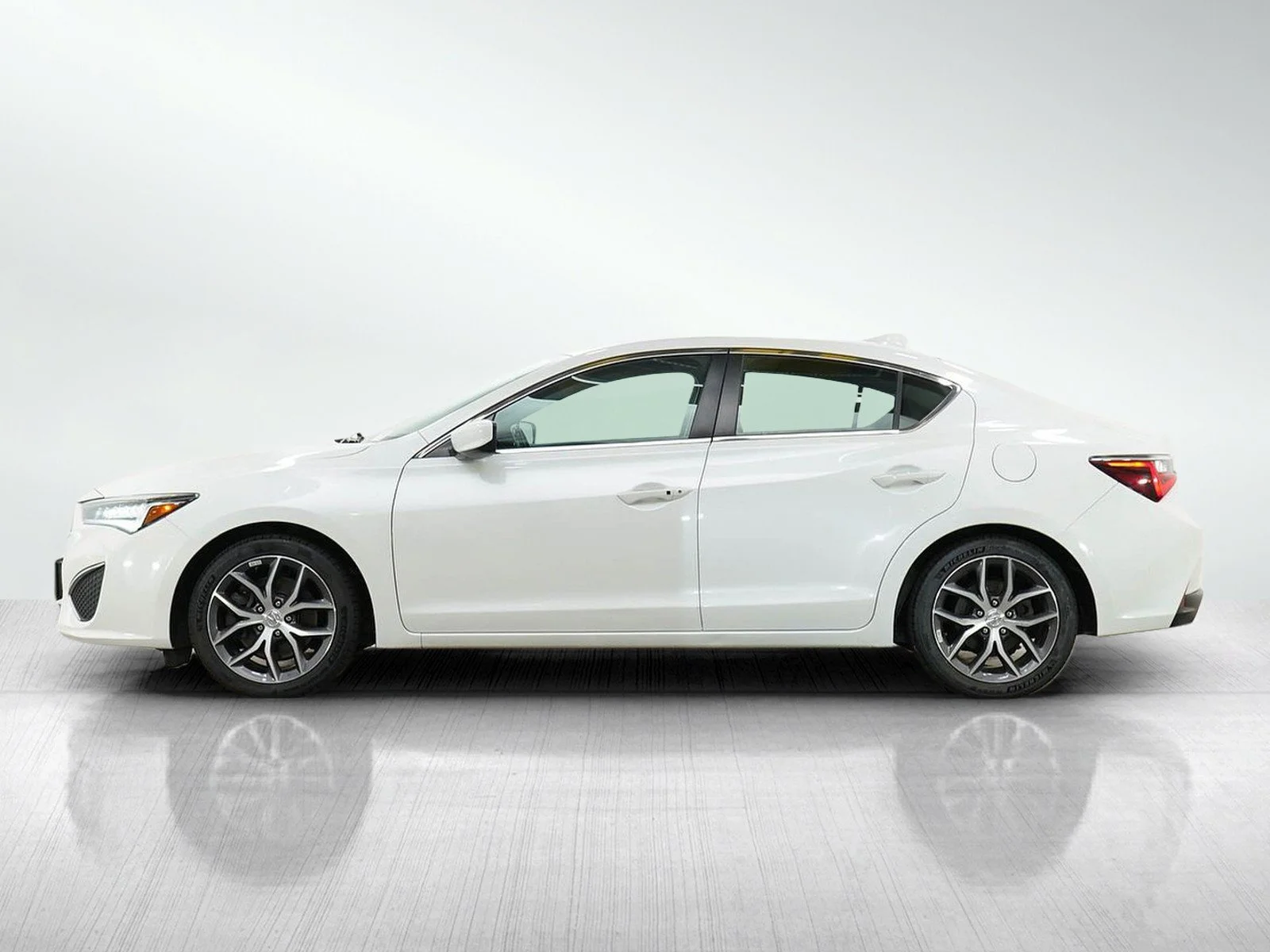 Used 2021 Acura ILX Premium with VIN 19UDE2F70MA011231 for sale in Minneapolis, Minnesota