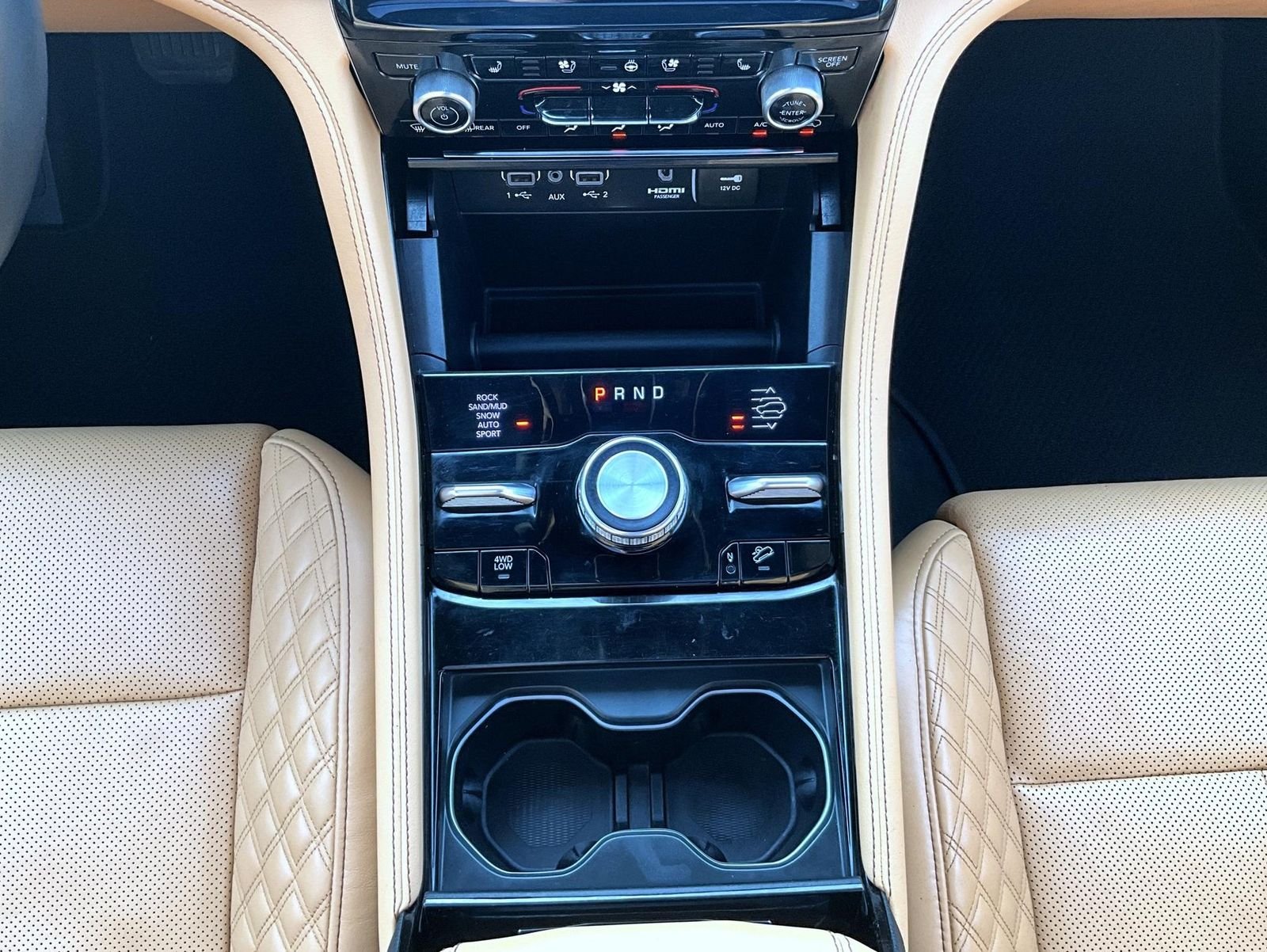 Used 2025 White Jeep Summit image 15