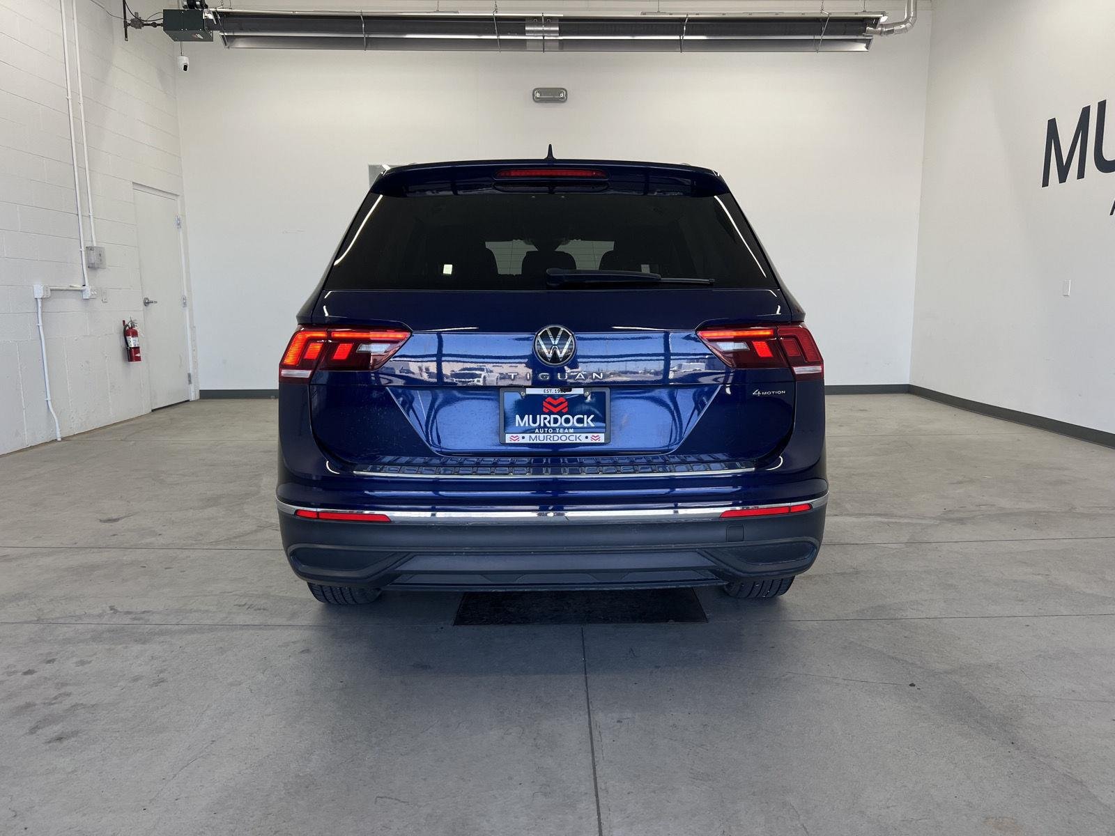 Used 2024 Atlantic Blue Metallic Volkswagen SE image 3