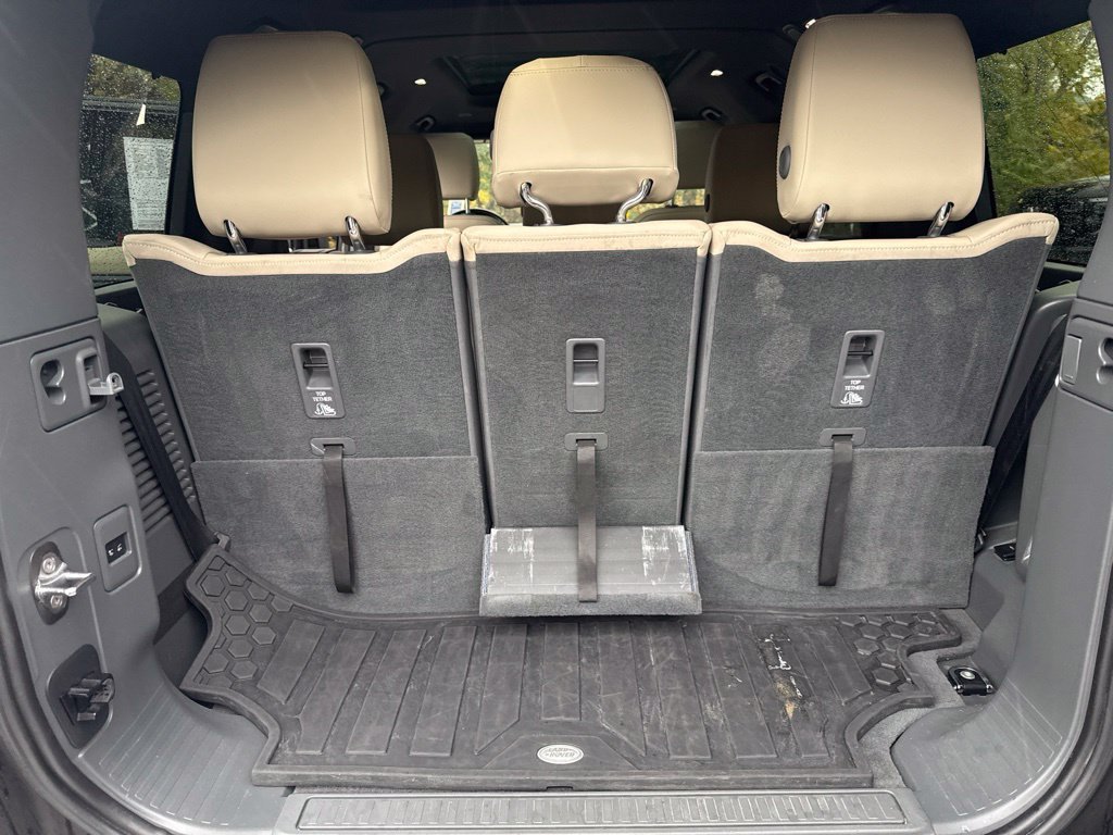 Used 2023 Black Land Rover SE image 13