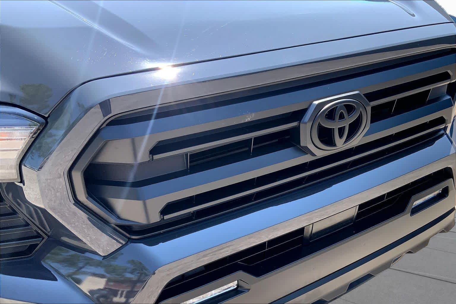 Used 2025 Underground Toyota SR5 image 29