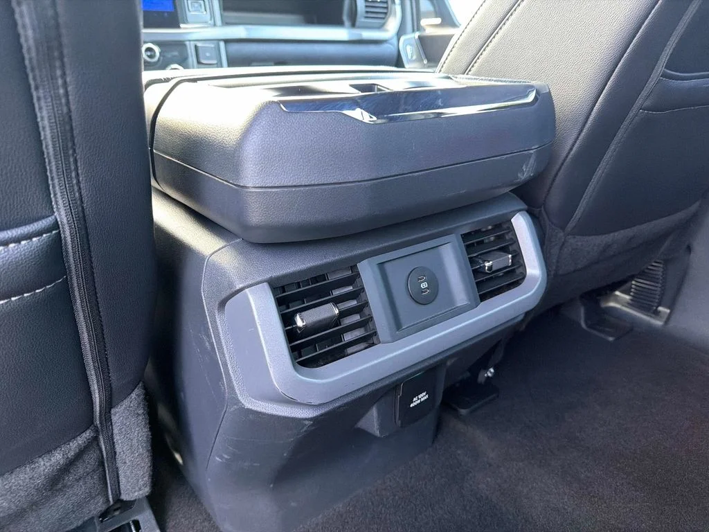 Used 2025 Agate Black Metallic Ford XLT image 17