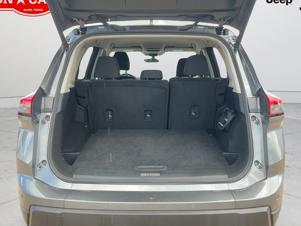 Used 2024 Gray Nissan SV image 21