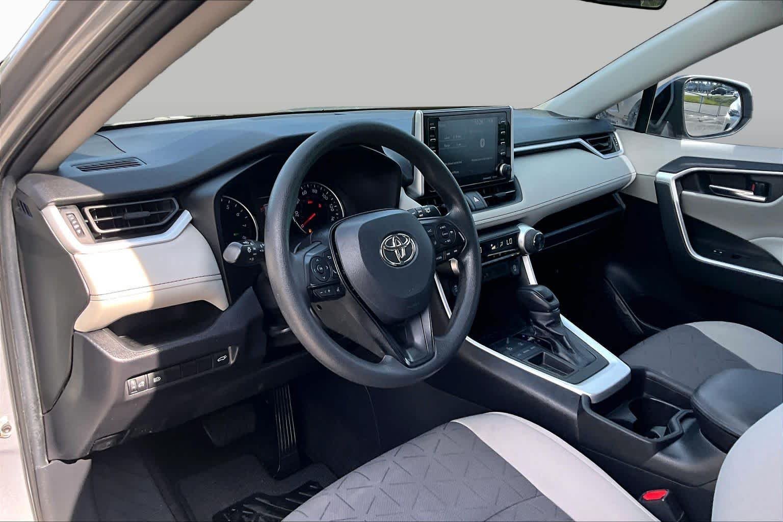 Used 2021 Silver Sky Metallic Toyota XLE image 18