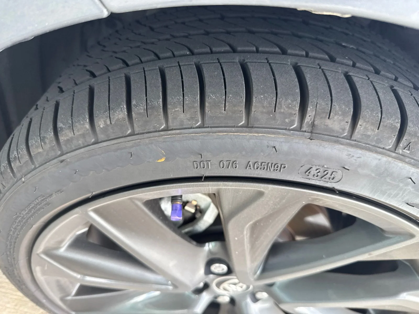Used 2025  Toyota SE image 3