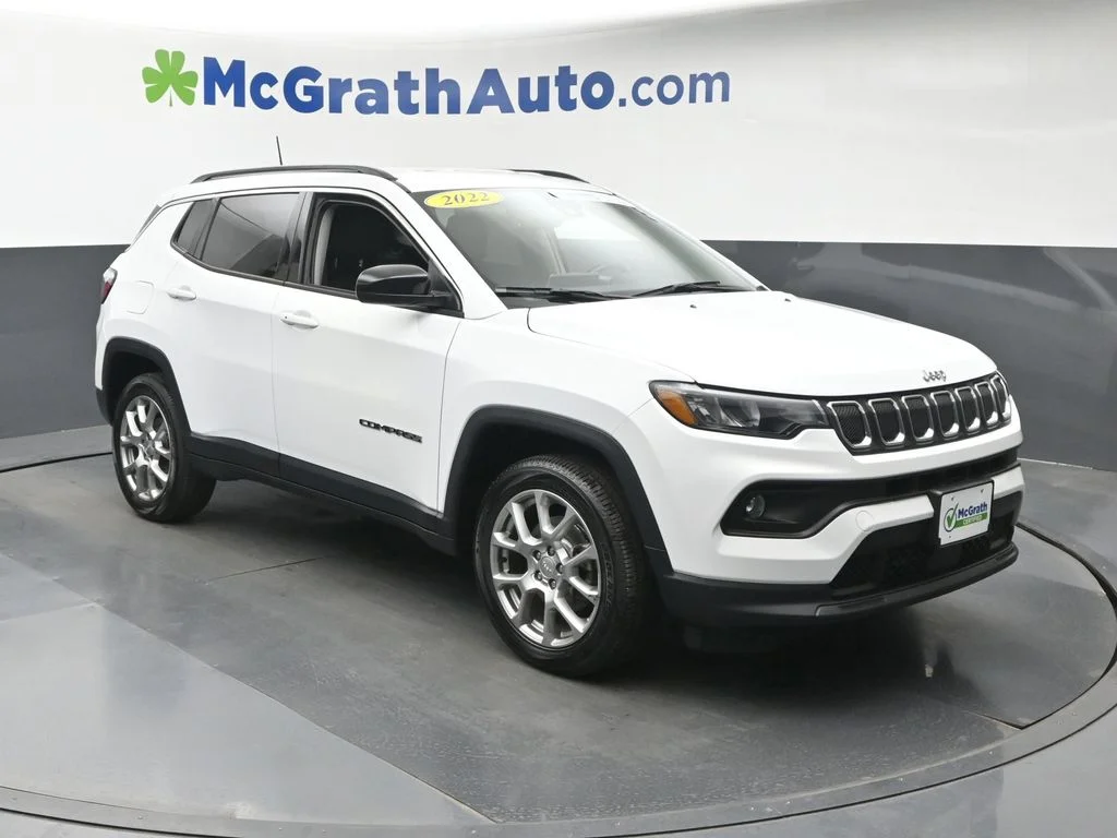 Certified Used 2022 White Jeep Latitude Lux image 2