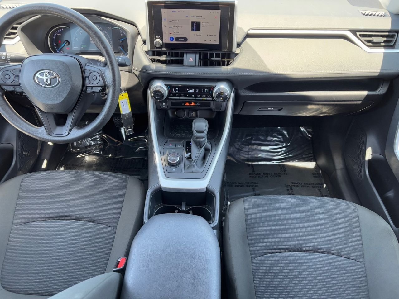 2025 Toyota RAV4 LE - Photo 14