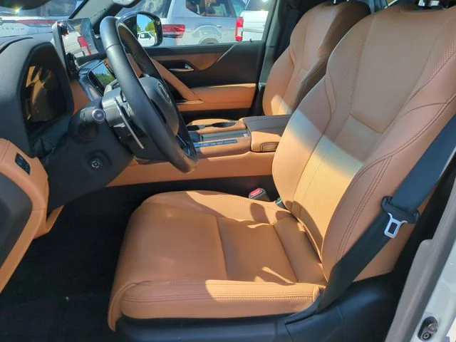 Used 2024 White Lexus 600 Premium image 11