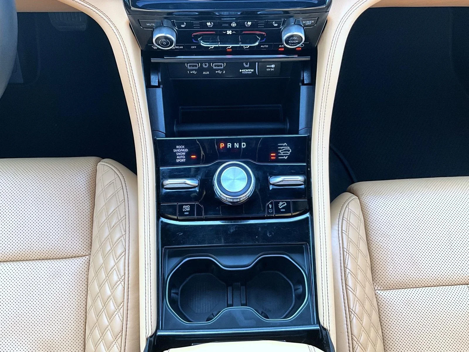Used 2025 White Jeep Summit image 15