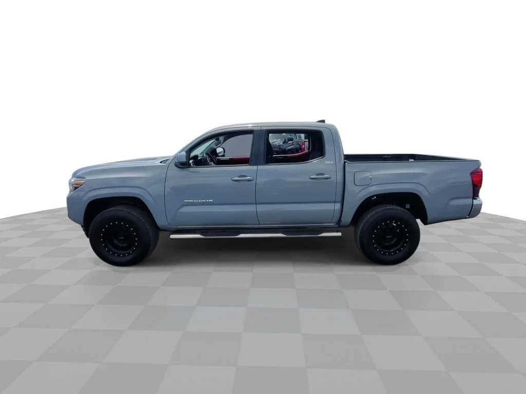 Used 2020 Gray Toyota SR5 image 5