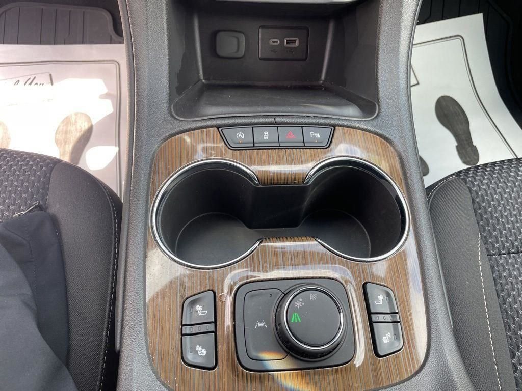Used 2023 Black GMC SLE image 29