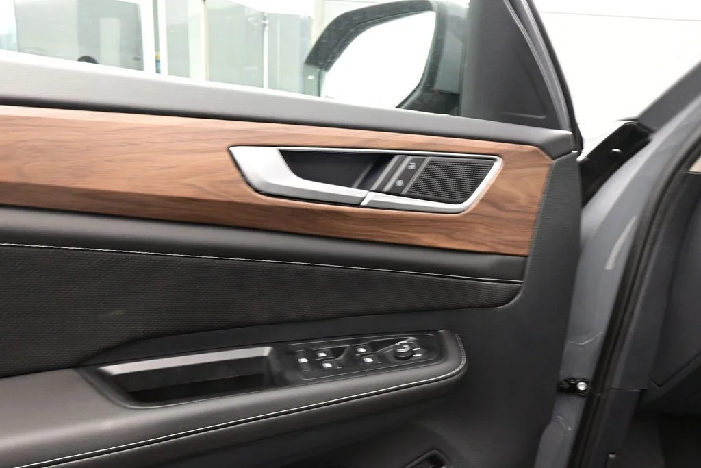 New 2026  Volkswagen SE w/Technology image 41
