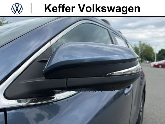 Used 2018 Blue Toyota XLE image 10