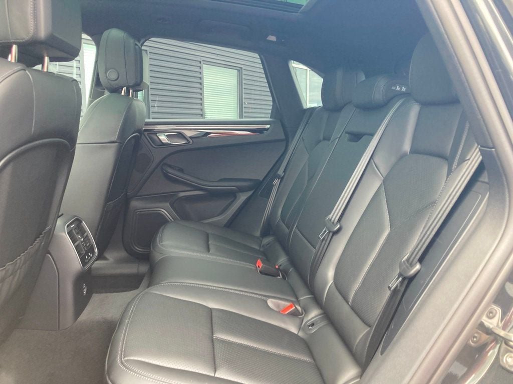 2026 Porsche Macan - Photo 14