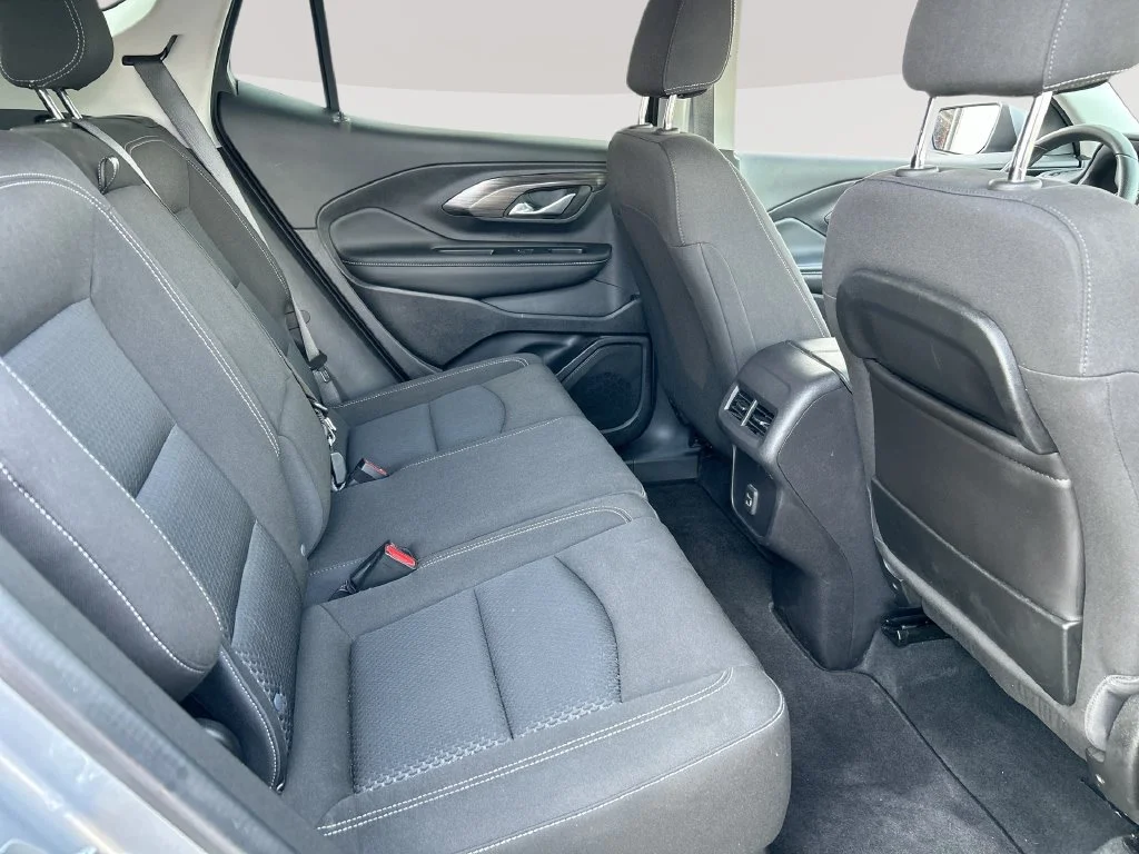 Used 2024 Sterling Metallic GMC SLE image 26