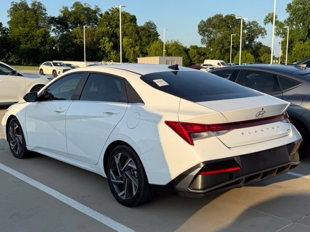 Used 2025 White Hyundai Limited image 14