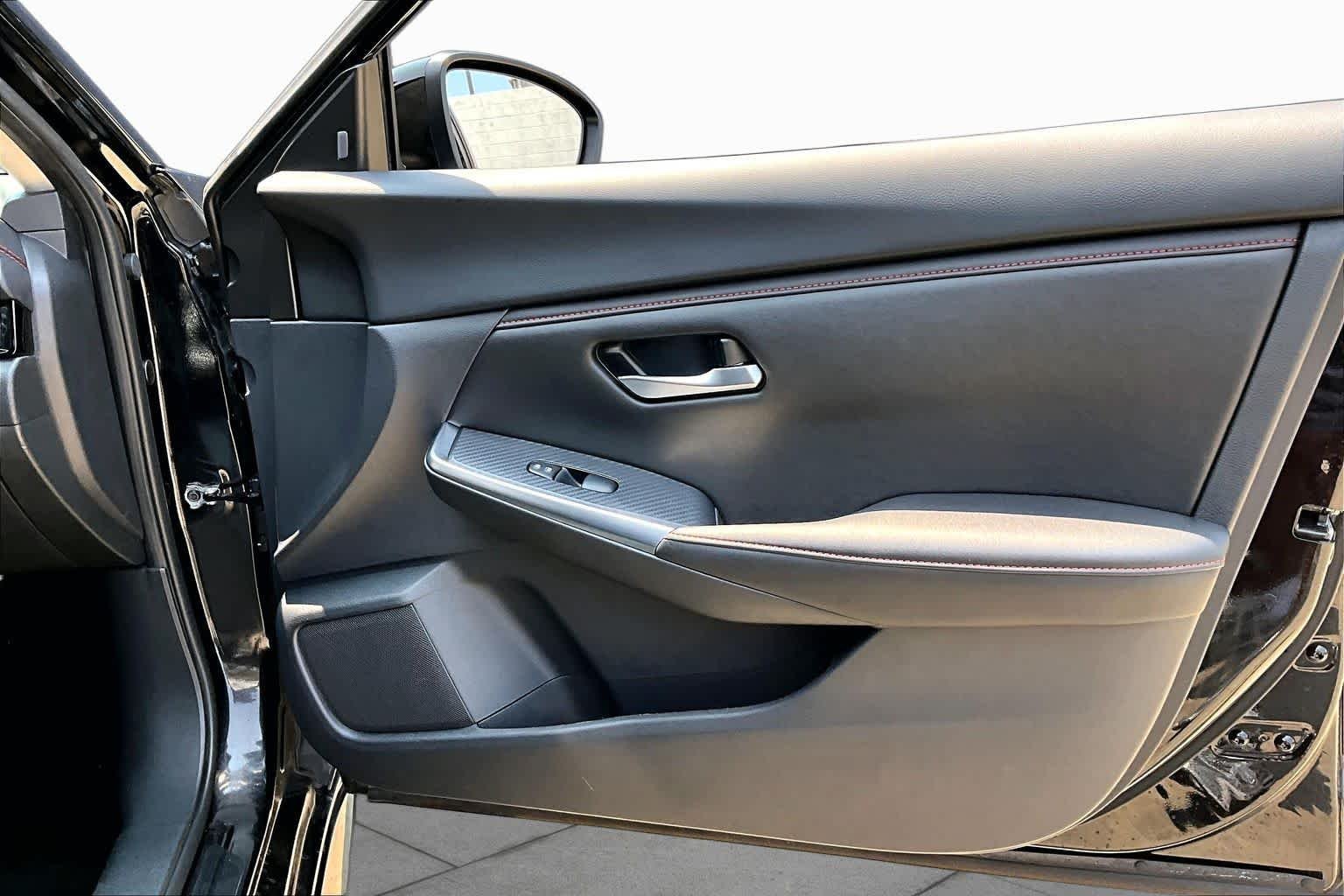 Used 2025 Super Black Nissan SR image 23