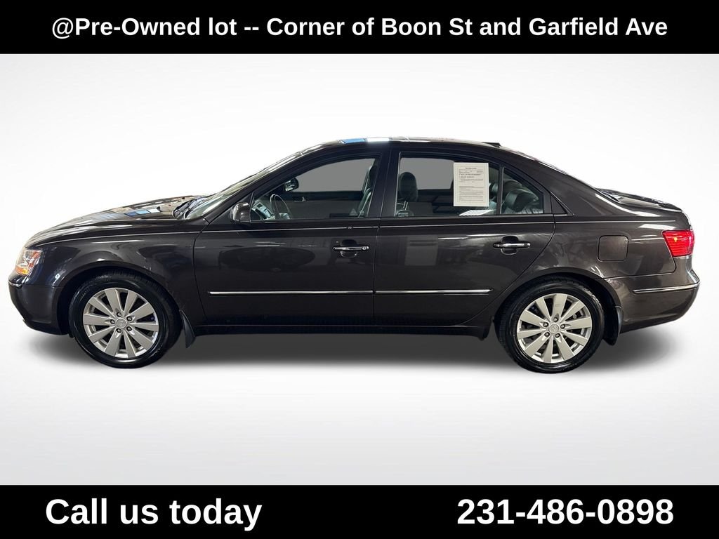 Used 2010 Brown Hyundai Limited image 2
