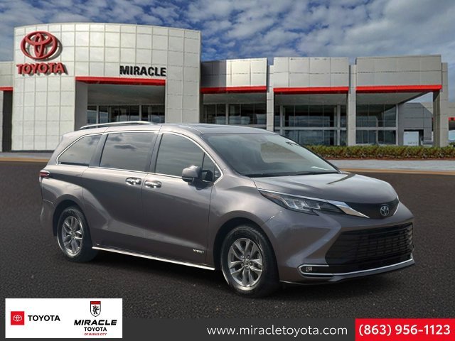 2021 Toyota Sienna XLE