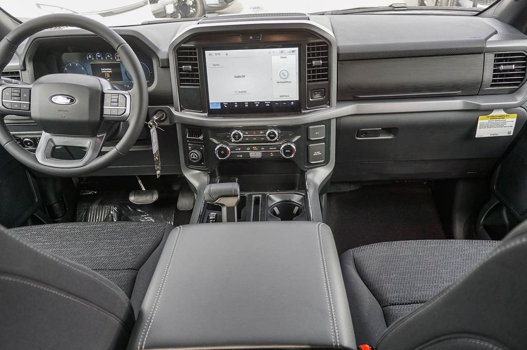 New 2026 Oxford White Ford XLT image 14