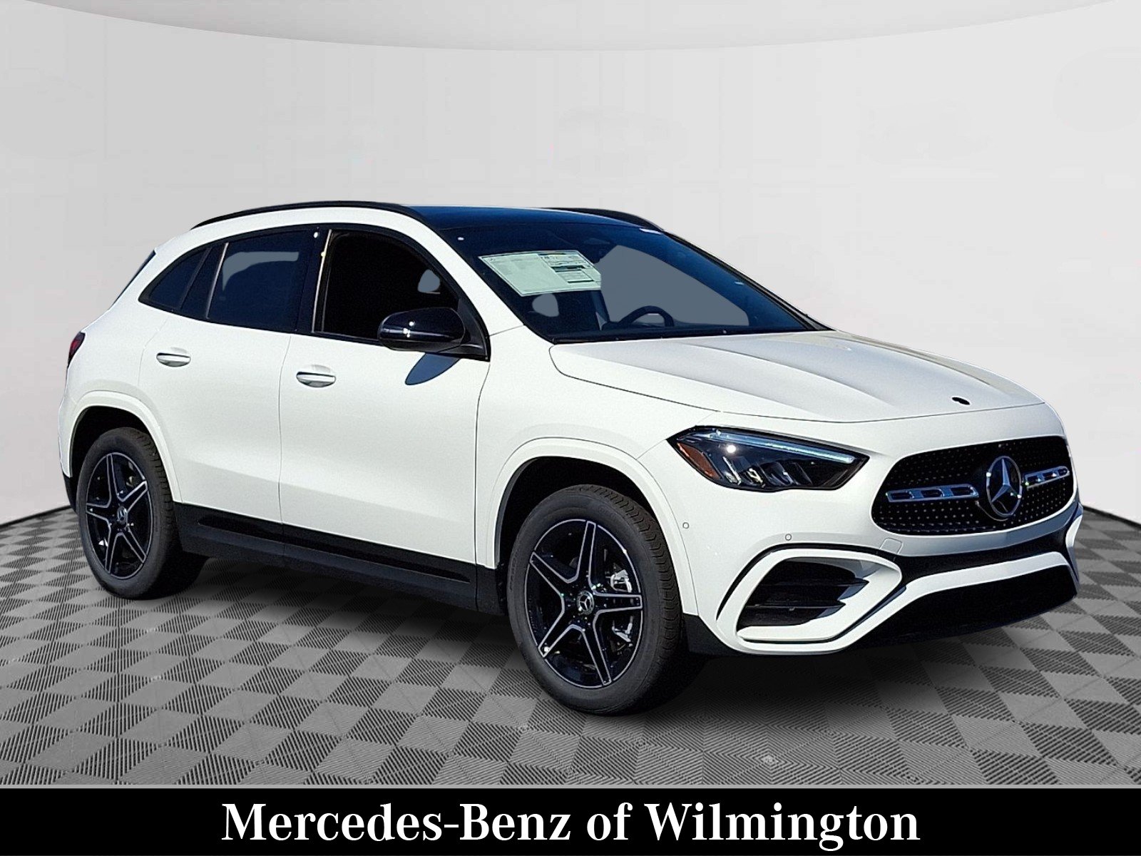 New 2026 Polar White Mercedes-Benz GLA 250 image 1
