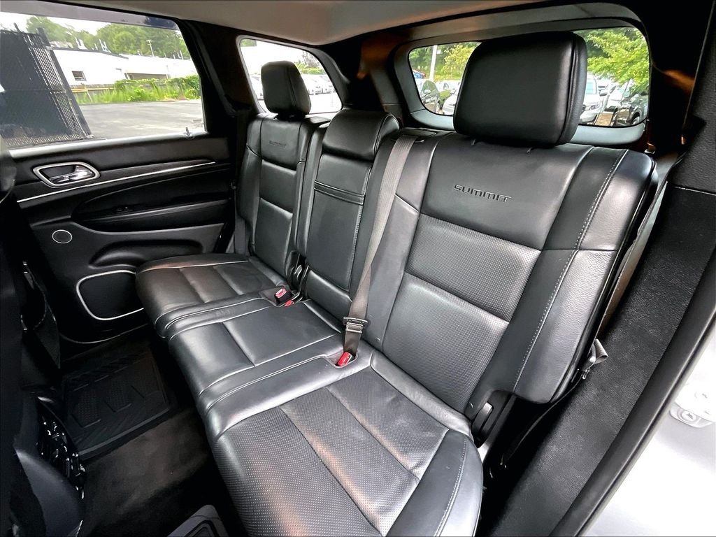 Used 2018 Billet Silver Metallic Clearcoat Jeep Summit image 15