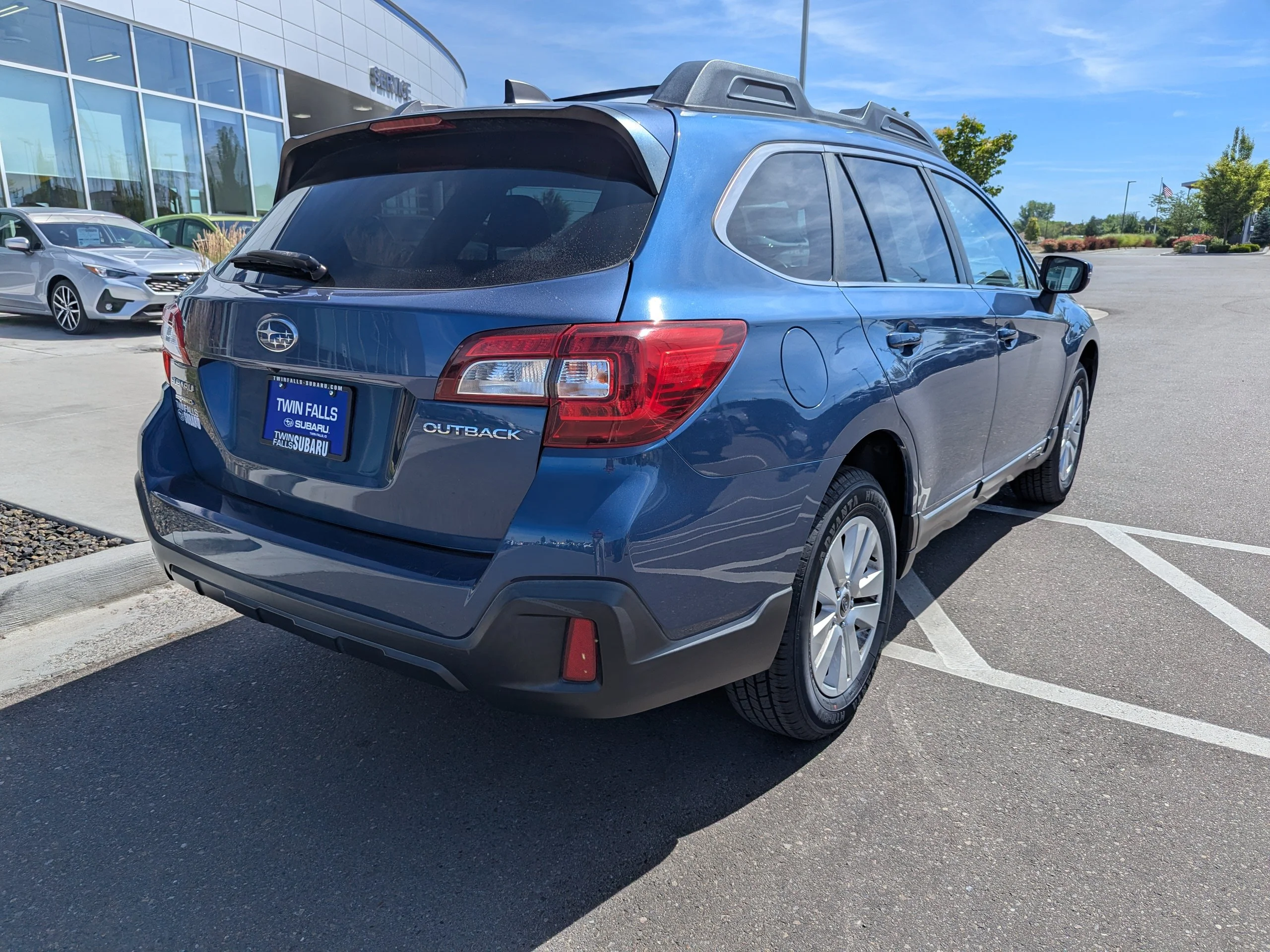 Used 2019 Abyss Blue Pearl Subaru Premium image 9
