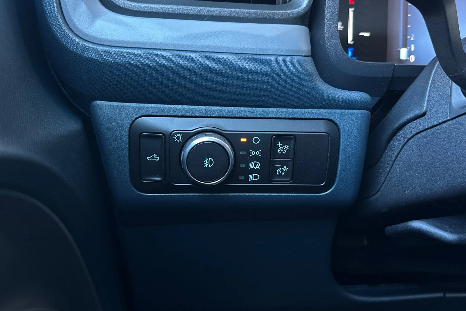 New 2026 Carbonized Gray Metallic Ford Lobo™ image 25
