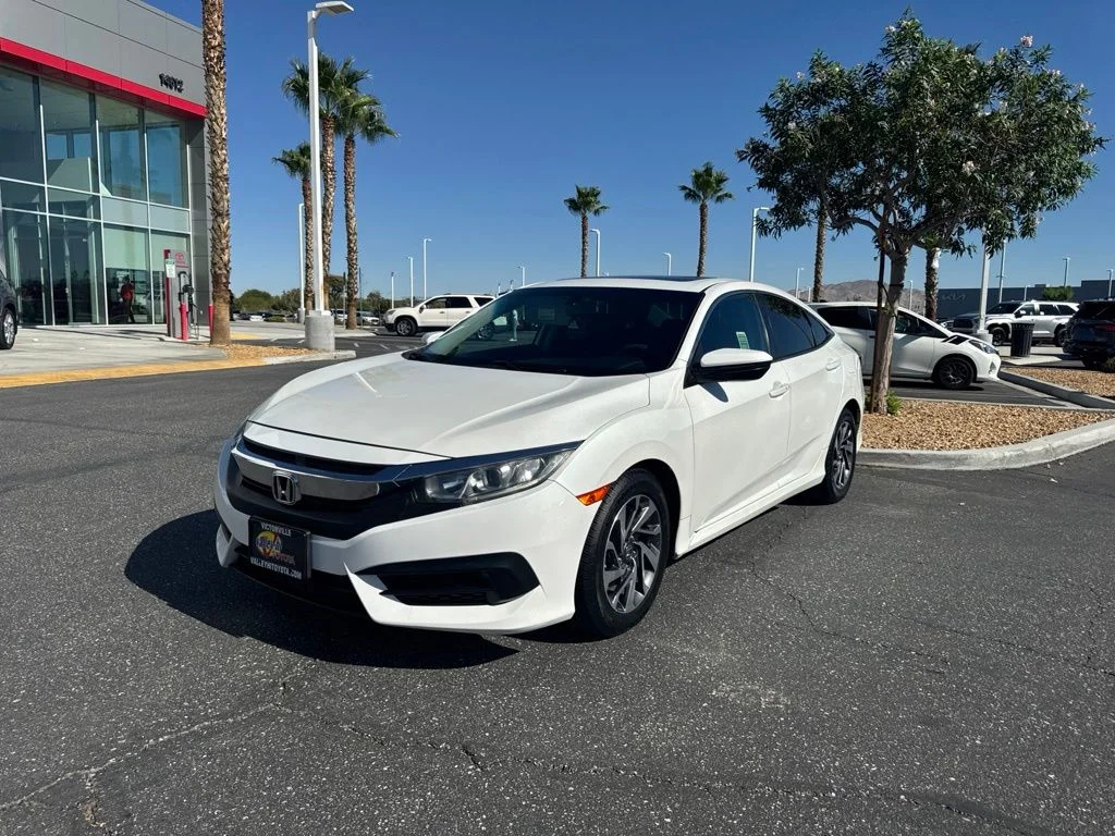 Used 2017 White Honda EX image 3