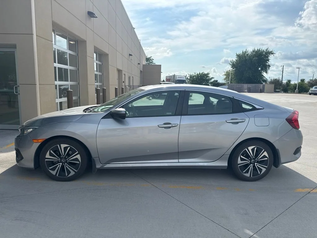 Certified Used 2018 Gray Honda EX-L image 4