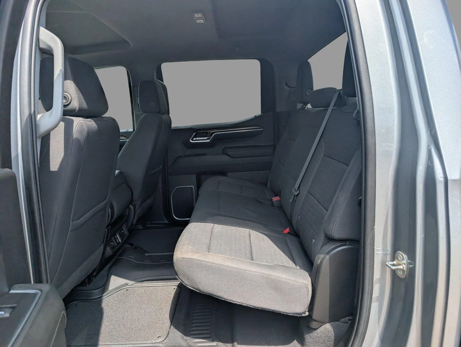 Used 2023 STERLING GRAY METALLIC Chevrolet RST image 31