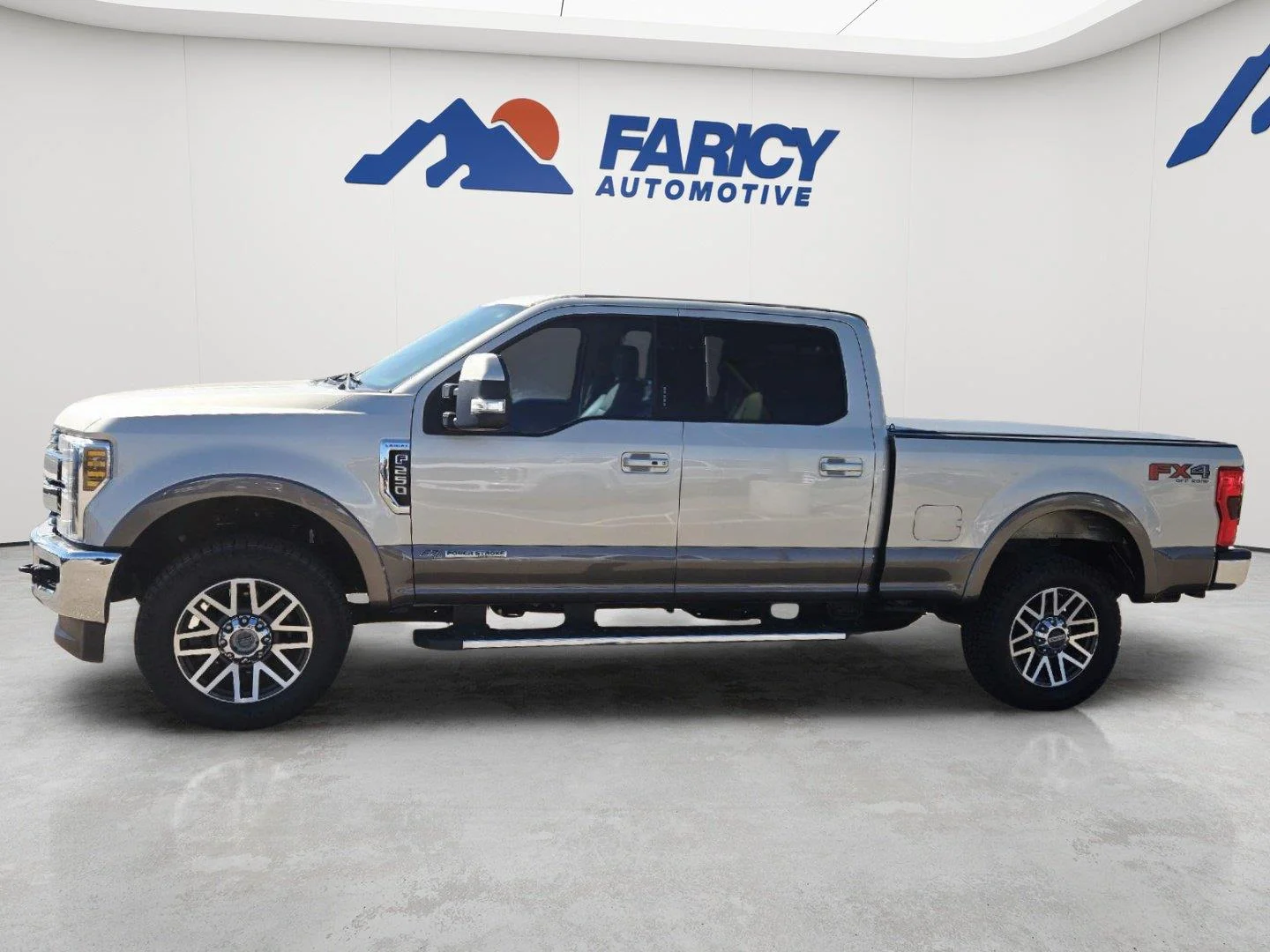 Used 2018 White Gold/Stone Gray Ford Lariat image 10