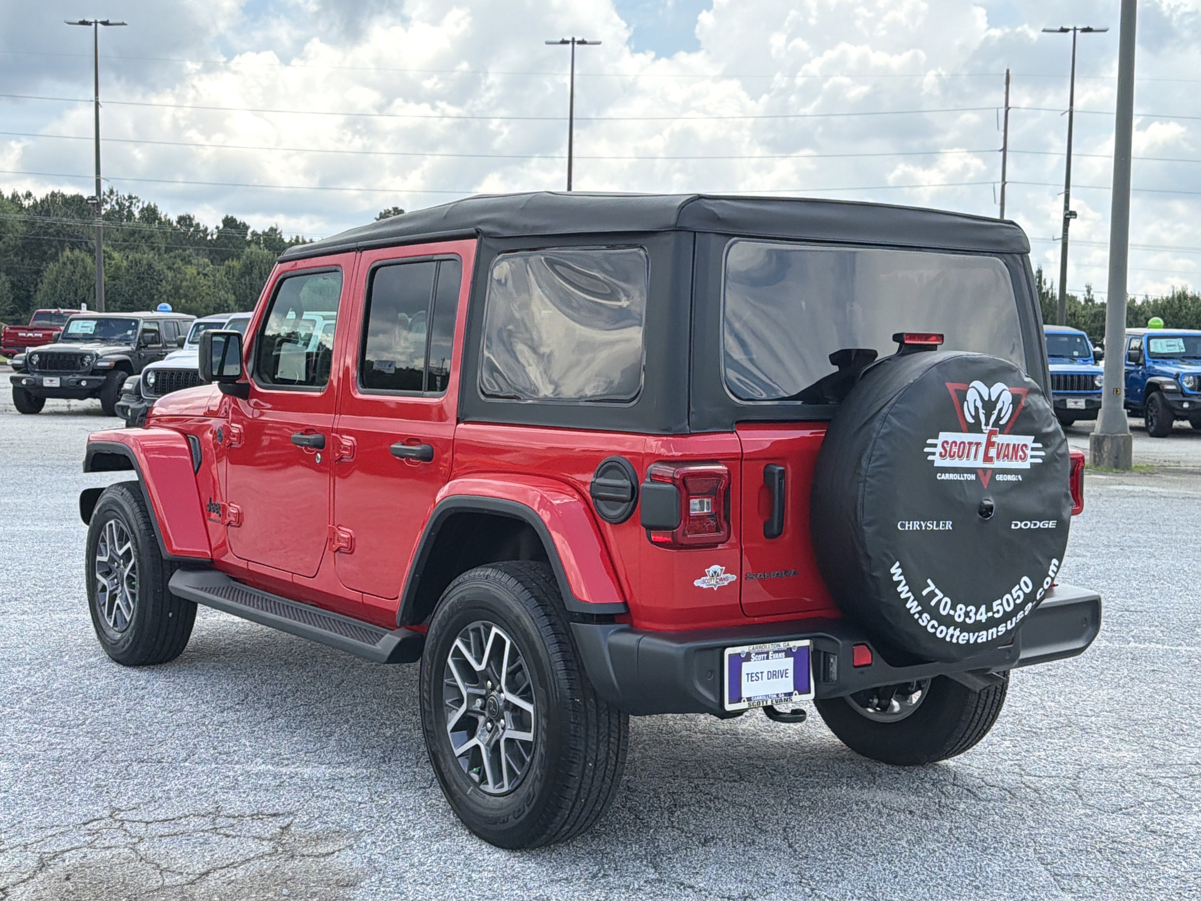 New 2026 Firecracker Red Clear-Coat Exterior Paint Jeep Sahara image 6