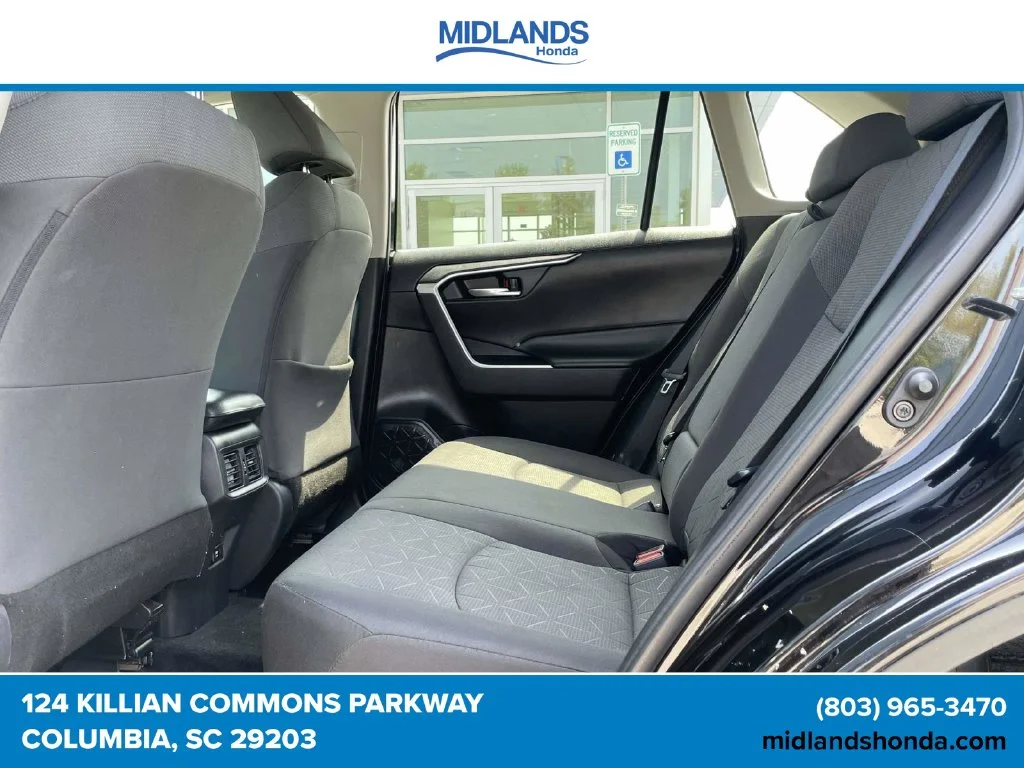 Used 2021 Midnight Black Metallic Toyota XLE image 9