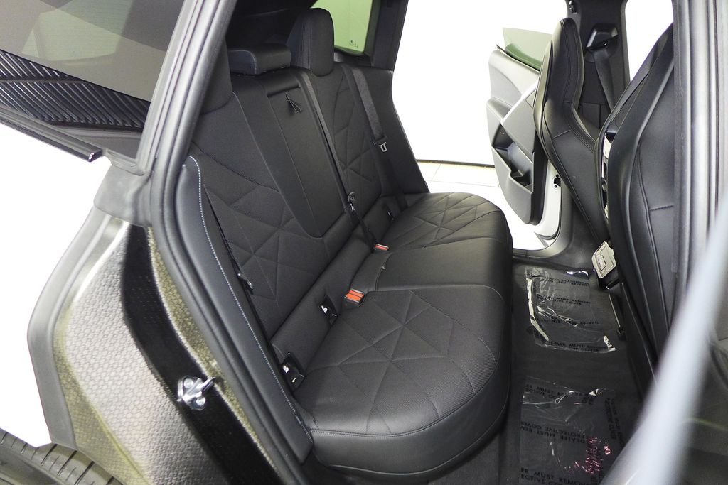 Certified Used 2024 Alpine White BMW xDrive50 image 19