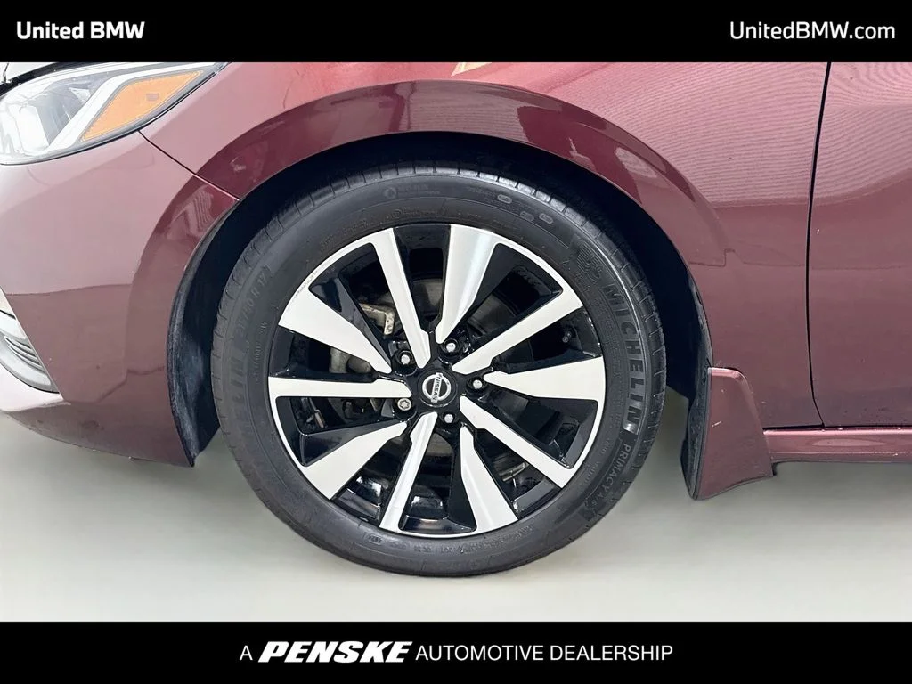 Used 2022 Rosewood Nissan SV image 2