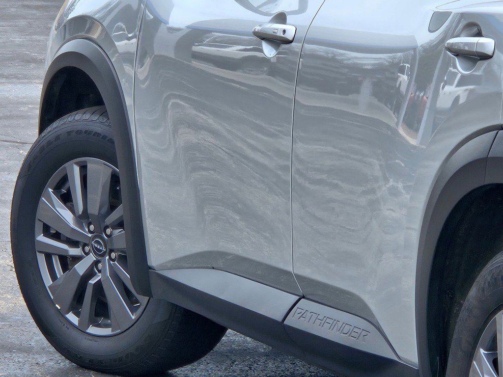 2025 Nissan Pathfinder SV - Photo 18