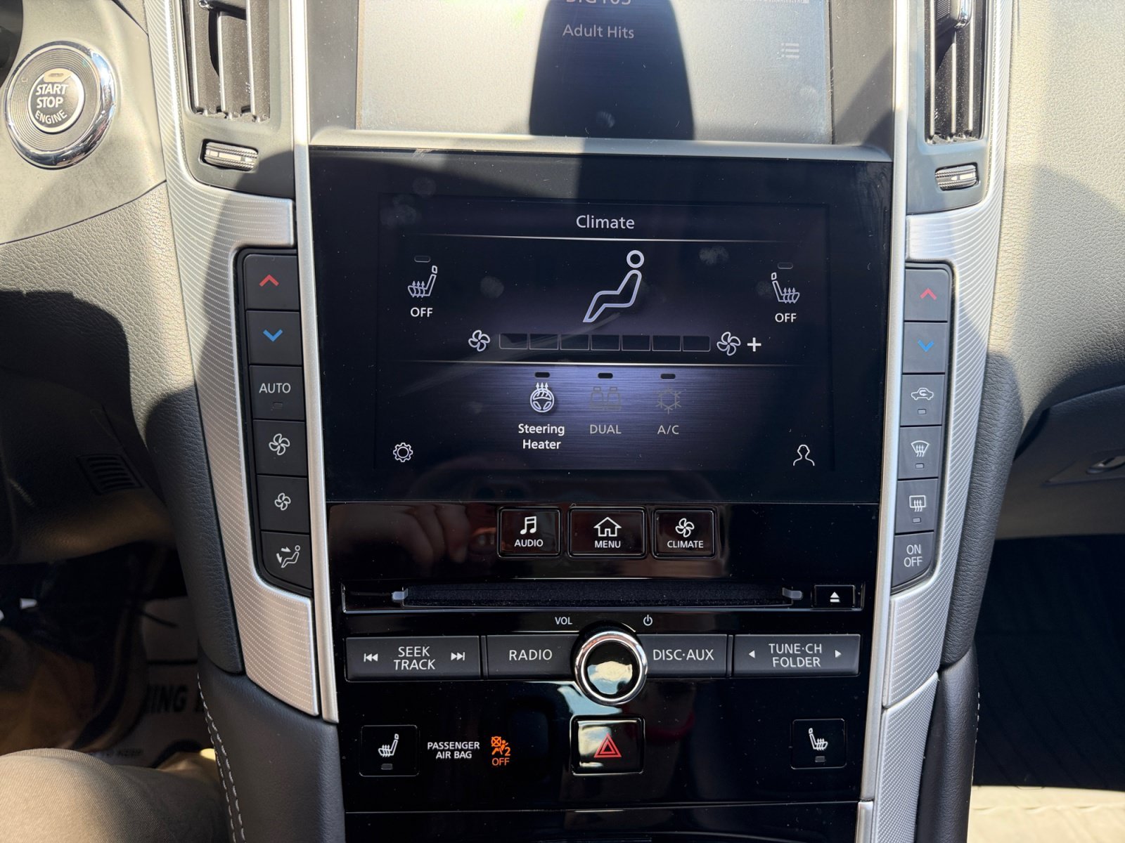Used 2023 Black Obsidian INFINITI LUXE image 21