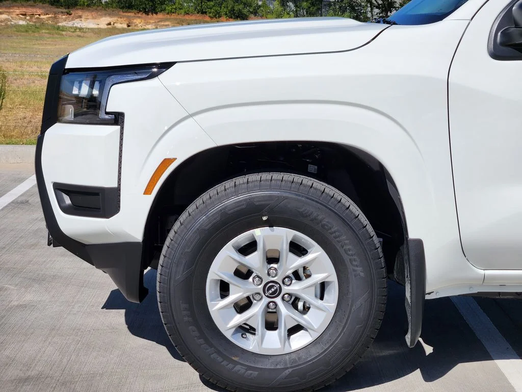 New 2026 Glacier White Nissan Crew Cab S image 7