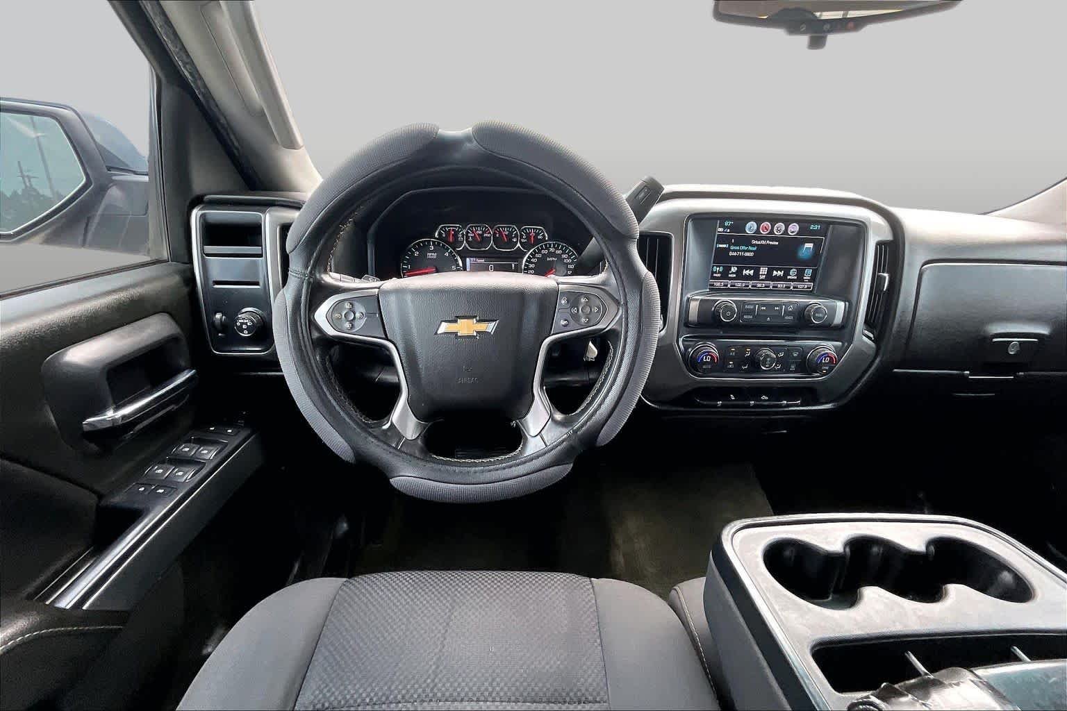 Used 2018 Graphite Metallic Chevrolet LT image 6