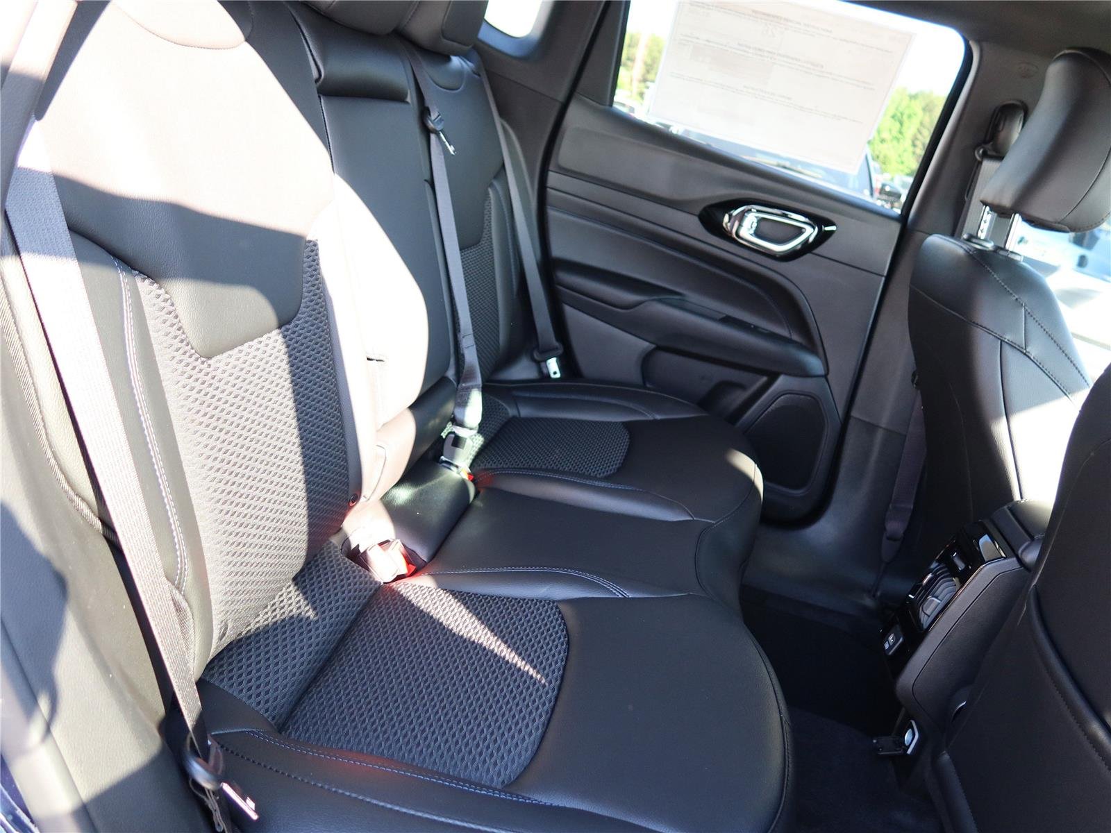 New 2026 Fathom Blue Pearl Coat Jeep Latitude Altitude image 8