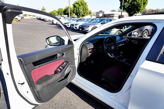 Used 2025  Honda Base image 36