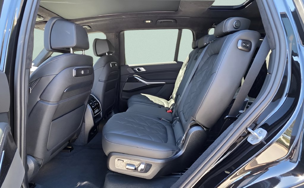 New 2027 Black Sapphire Metallic BMW xDrive40i image 20