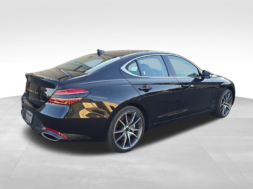 2026 GENESIS G70 Standard - Photo 5