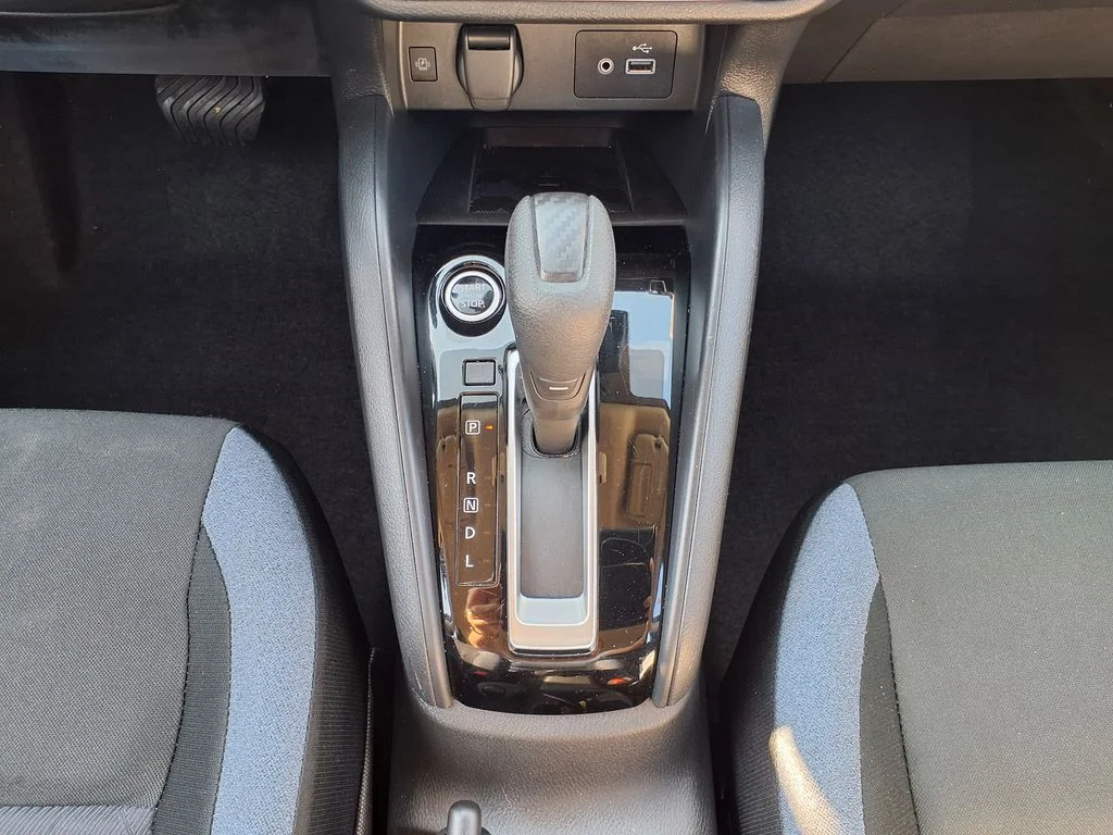 Used 2025 Red Nissan 1.6 SV image 33