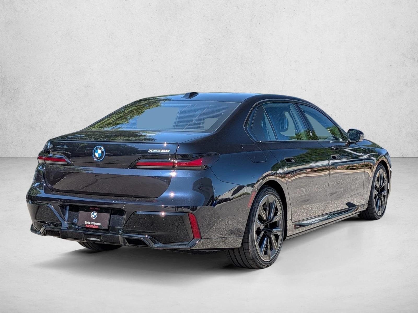 Used 2026 Carbon Black Metallic BMW xDrive60 image 2