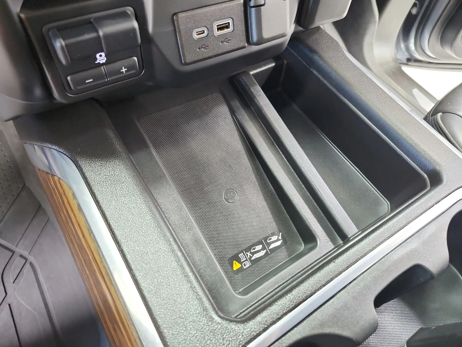Used 2022 Gray Chevrolet High Country image 32