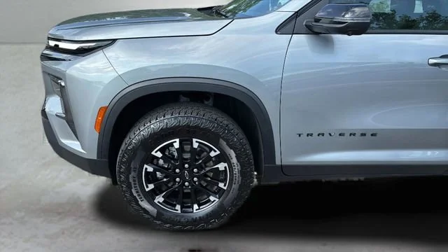 Used 2025 Sterling Gray Metallic Chevrolet Z71 image 36